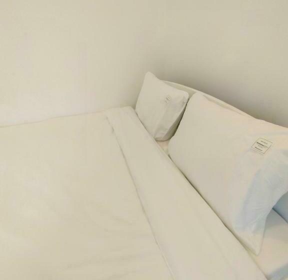 اتاق لوکس, Blue House