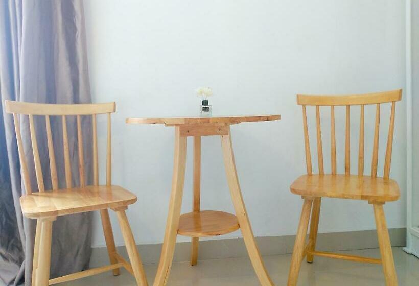 اتاق لوکس, Blue House