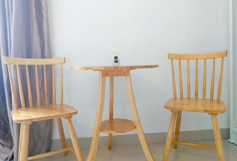 اتاق سوپریور چهار تخته, Blue House