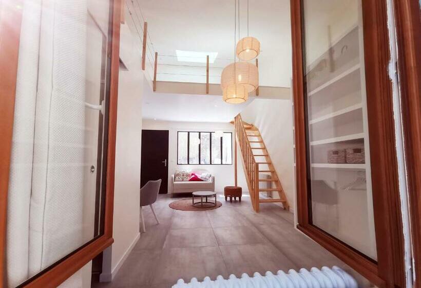 Номер Deluxe, Le Saint Christophe   Mairie D Aubervilliers Ligne 12