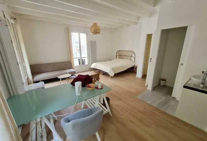 デラックススイート, Le Saint Christophe   Mairie D Aubervilliers Ligne 12