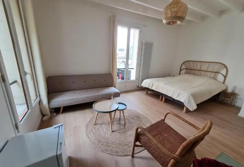 デラックススイート, Le Saint Christophe   Mairie D Aubervilliers Ligne 12