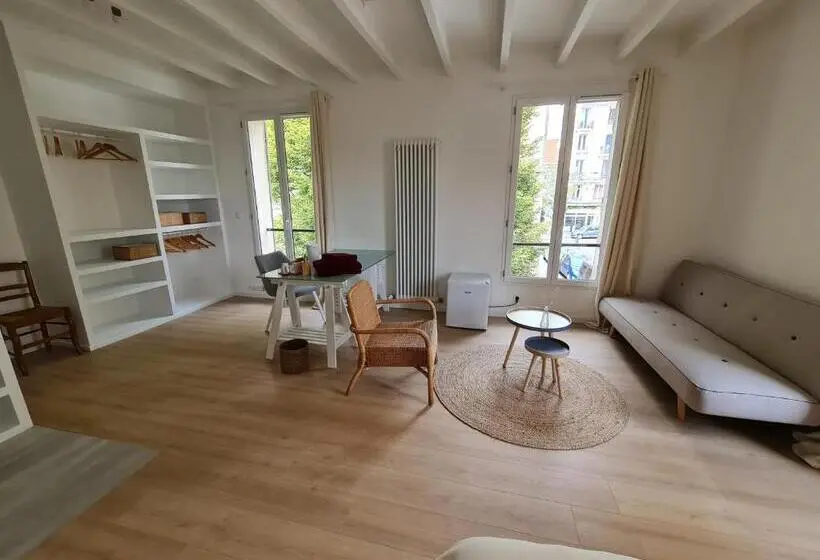 デラックススイート, Le Saint Christophe   Mairie D Aubervilliers Ligne 12