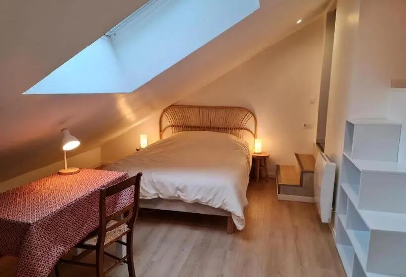 スタンダードルーム, Le Saint Christophe   Mairie D Aubervilliers Ligne 12