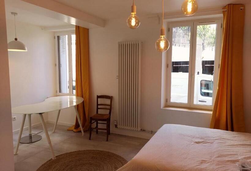 Номер Стандарт, Le Saint Christophe   Mairie D Aubervilliers Ligne 12