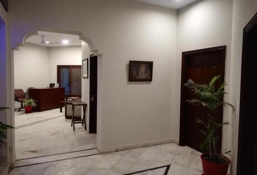 اتاق لوکس, Island Clifton
