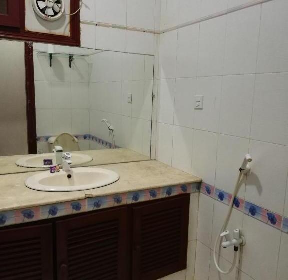 اتاق لوکس با تخت بزرگ, Island Clifton