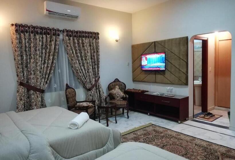 اتاق لوکس خانوادگی, Island Clifton