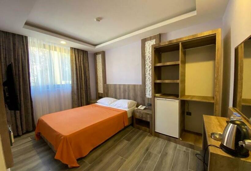 غرفة قياسية, Castle Light Boutique