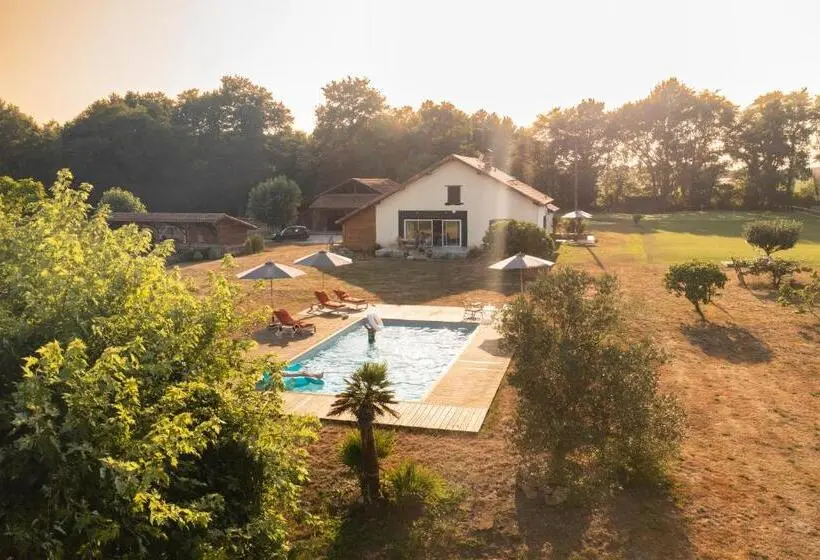キングサイズベッドのスイートルーム, Domaine Ranch Kabahina Golf