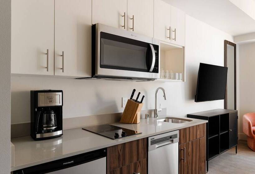 سوییت, Sonder At Pivot