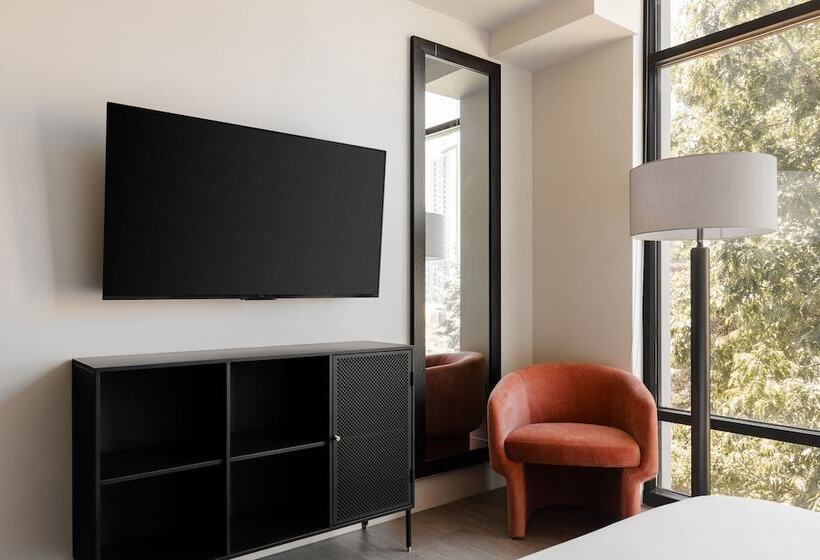 سوییت, Sonder At Pivot