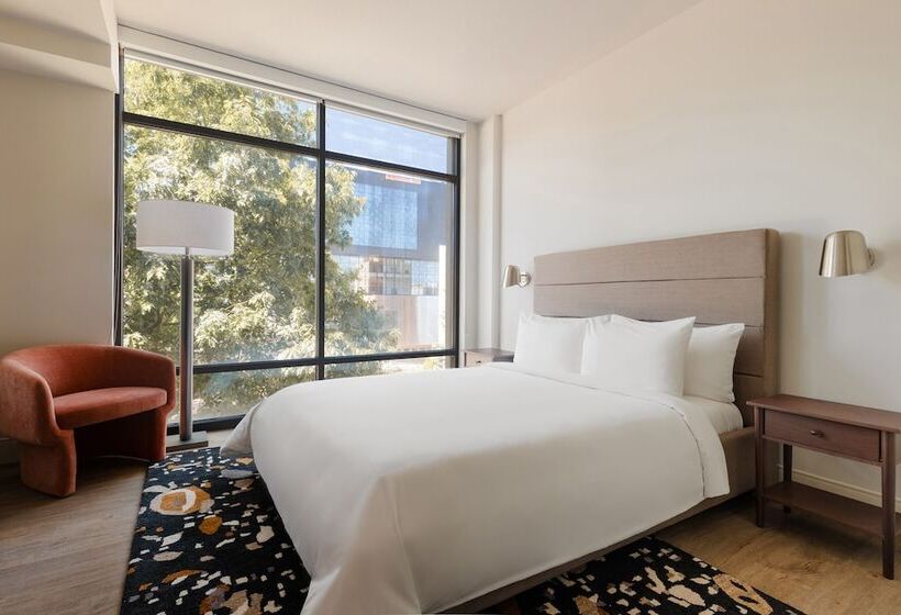 سوییت, Sonder At Pivot