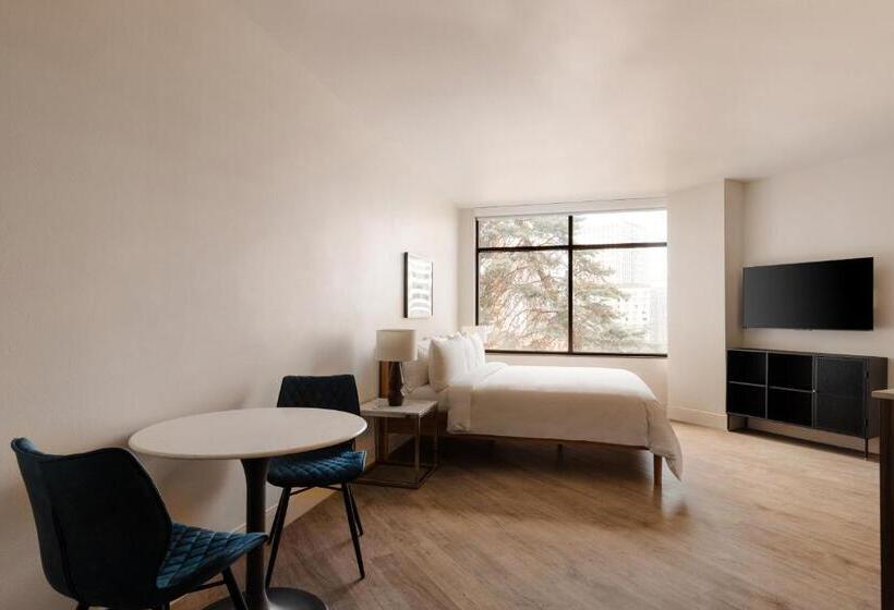 اتاق استاندارد با تخت بزرگ برای معلولان, Sonder At Pivot