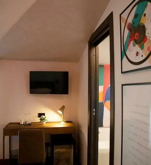キングサイズベッドのスタンダードルーム, Mantra Suite&rooms