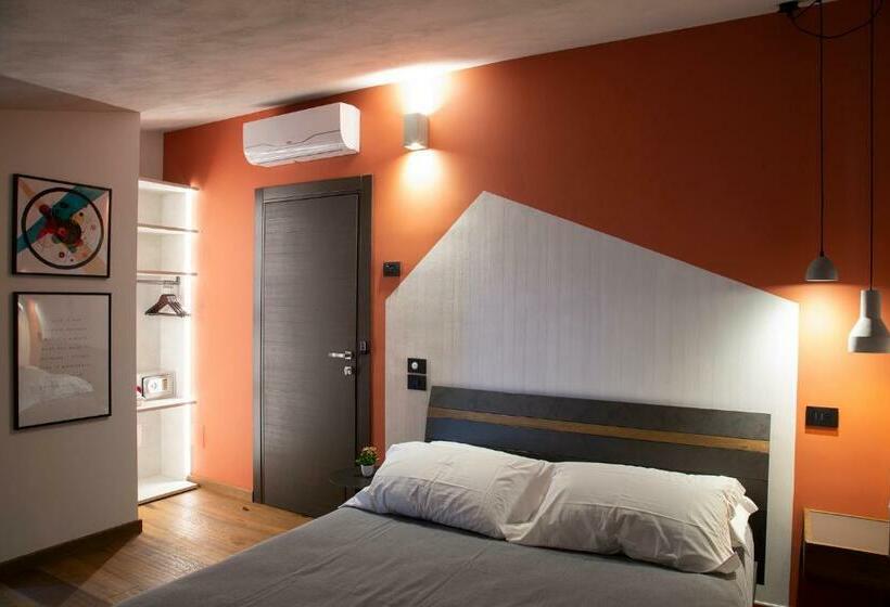 חדר סטנדרט עם מיטת קינג, Mantra Suite&rooms