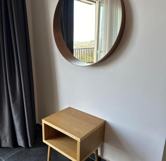 Superior room with lake view, La Vista Luxury Villa