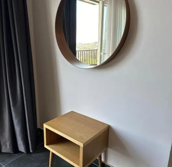 Superior room with lake view, La Vista Luxury Villa
