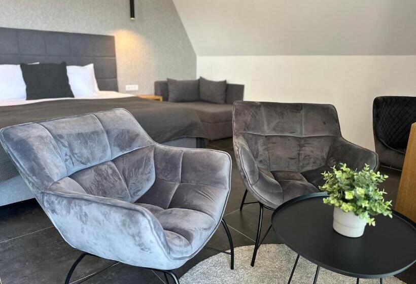 Superior room with lake view, La Vista Luxury Villa