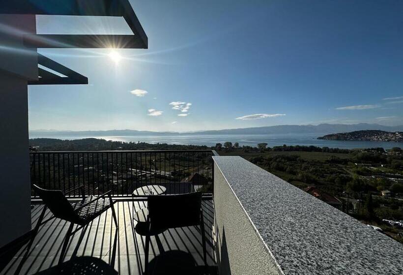 1 Bedroom Apartment Lake View, La Vista Luxury Villa