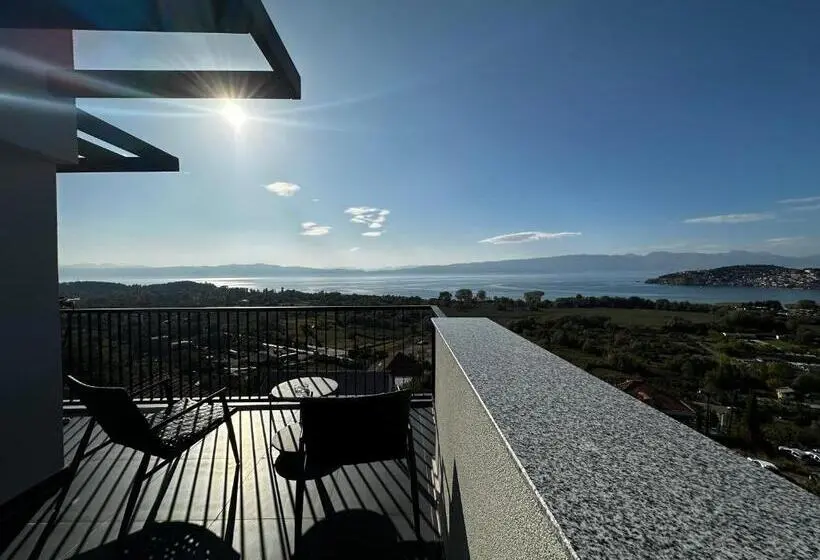 1 Bedroom Apartment Lake View, La Vista Luxury Villa