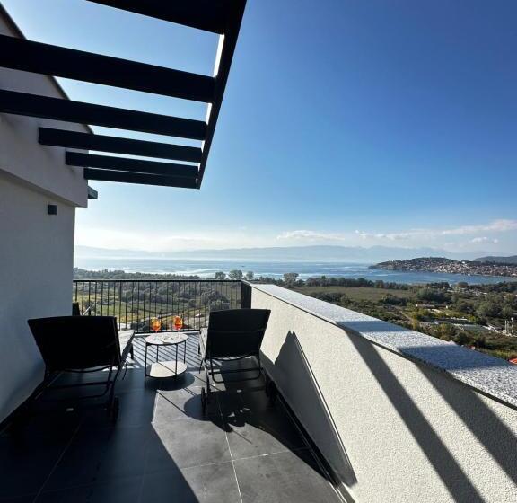 1 Bedroom Apartment Lake View, La Vista Luxury Villa