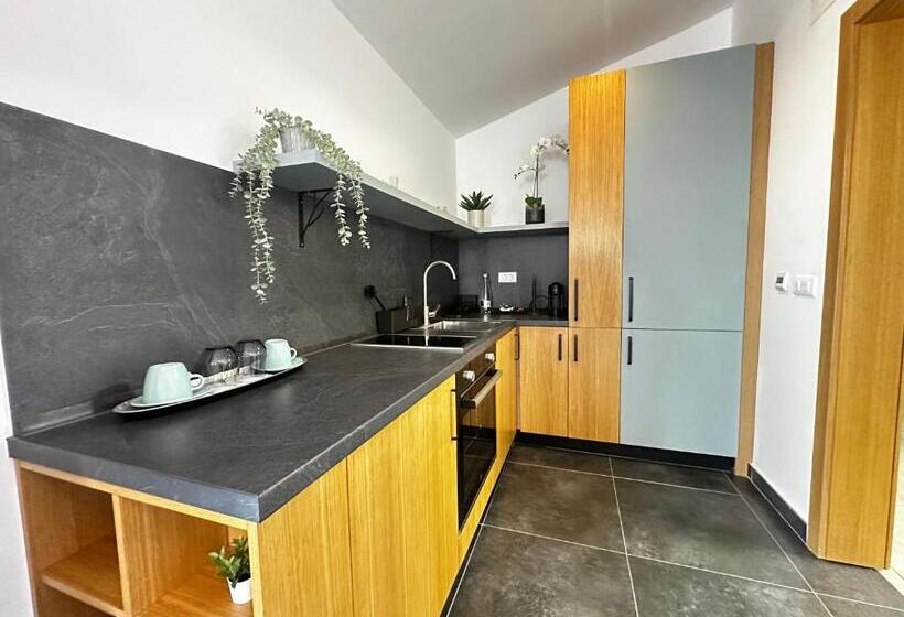 1 Bedroom Apartment Lake View, La Vista Luxury Villa