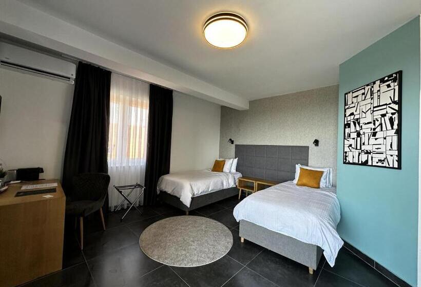 اتاق لوکس با چشم‌انداز دریاچه, La Vista Luxury Villa