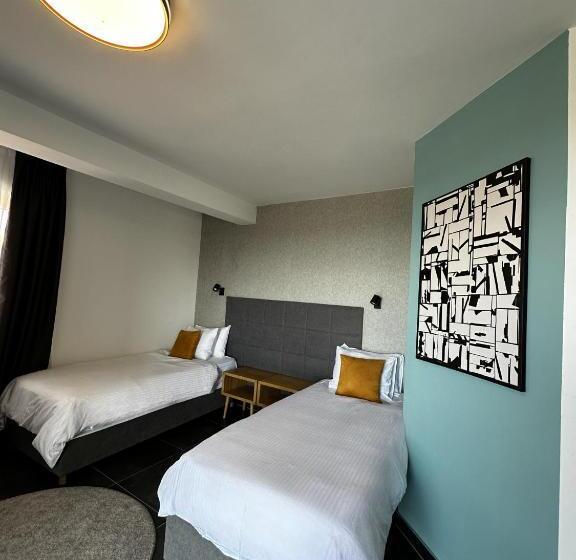 اتاق لوکس با چشم‌انداز دریاچه, La Vista Luxury Villa