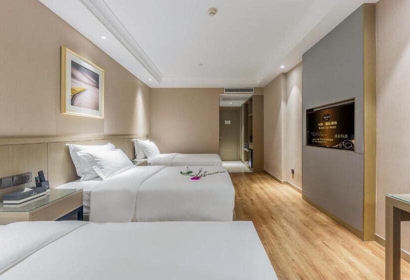 غرفة قياسية ثلاثية, Byland Star