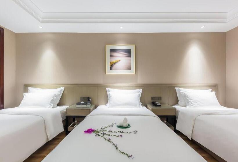 غرفة قياسية ثلاثية, Byland Star