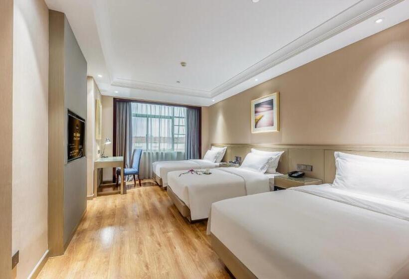 חדר סטנדרט לשלושה, Byland Star