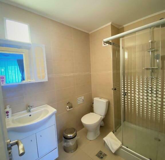 اتاق استاندارد با تخت بزرگ, Falkor