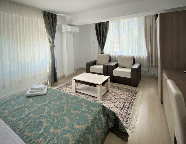 سوئیت با وان آب گرم, Falkor