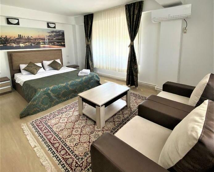 سوئیت با وان آب گرم, Falkor