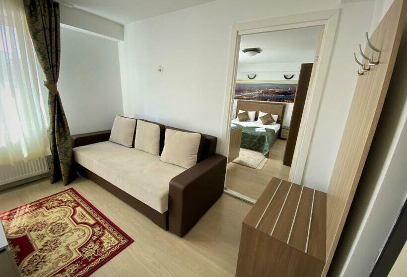 استودیوی استاندارد, Falkor