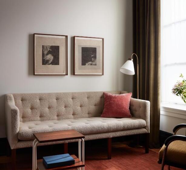 클래식 룸 킹 침대, Nine Orchard