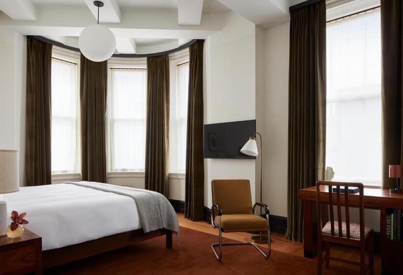 스탠다드 룸 킹사이즈 침대, Nine Orchard