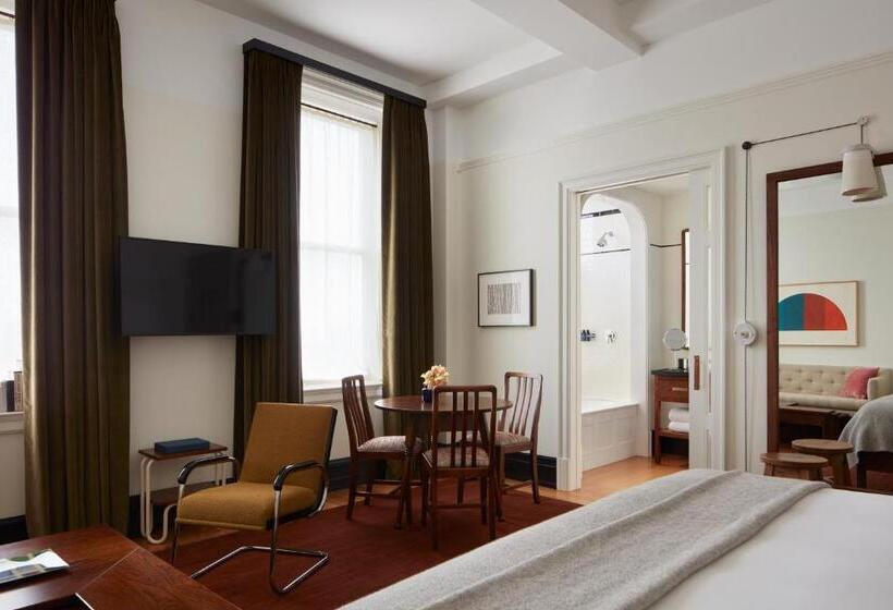 스탠다드 룸 킹사이즈 침대, Nine Orchard