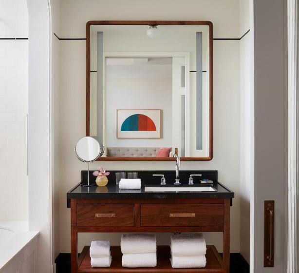 스탠다드 룸 킹사이즈 침대, Nine Orchard