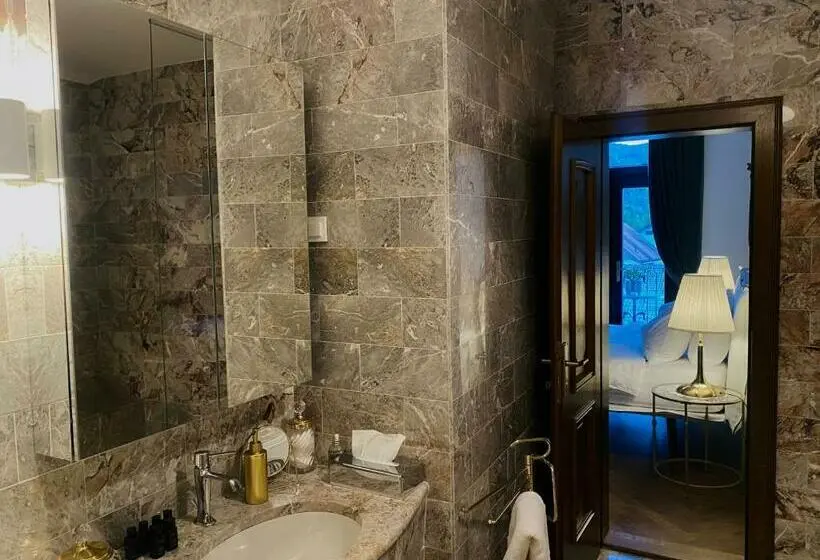 سوئیت با تخت بزرگ, Villa Pomona