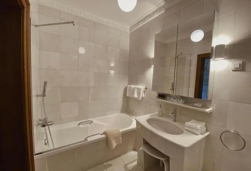 سوییت با چشم‌انداز استخر, Villa Pomona