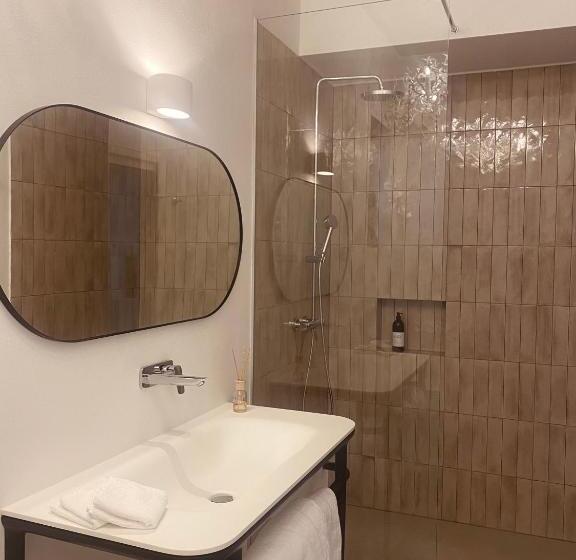 استودیو استاندارد با چشم‌انداز استخر, Villa Pomona