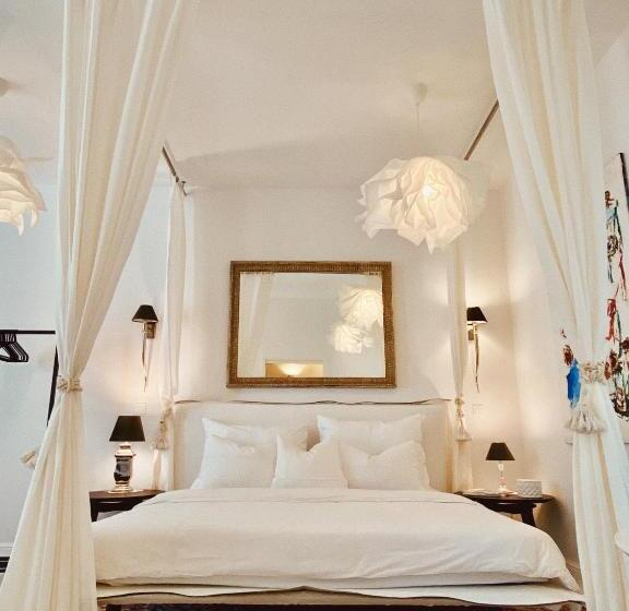 استودیو استاندارد با چشم‌انداز استخر, Villa Pomona