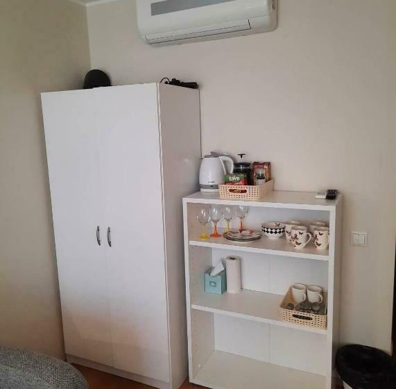 اتاق استاندارد چهارنفره با بالکن, Kena, Rõduga Külaliskorter Aisa 39