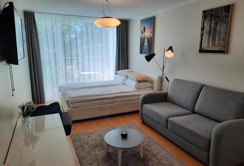 اتاق استاندارد چهارنفره با بالکن, Kena, Rõduga Külaliskorter Aisa 39