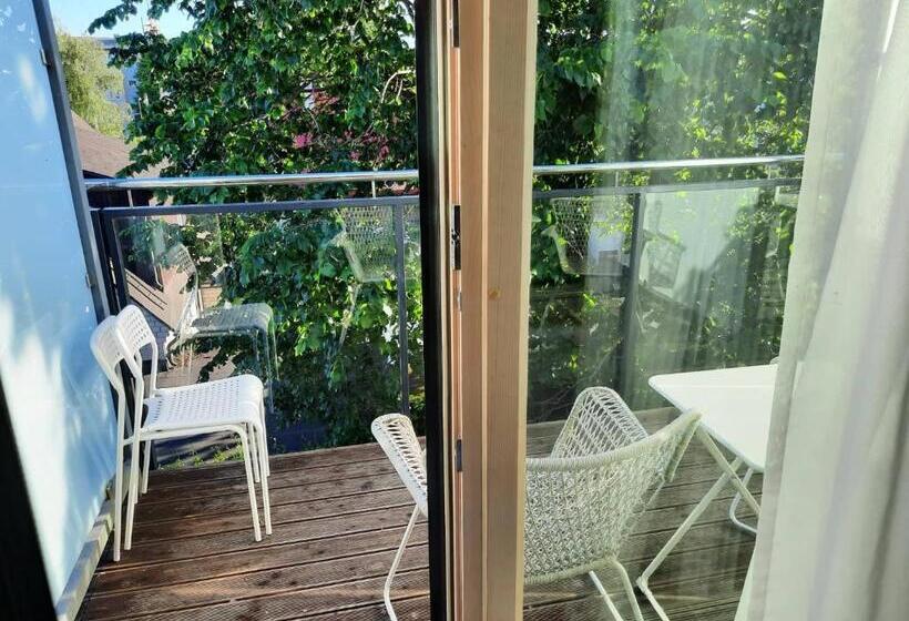 اتاق استاندارد چهارنفره با بالکن, Kena, Rõduga Külaliskorter Aisa 39