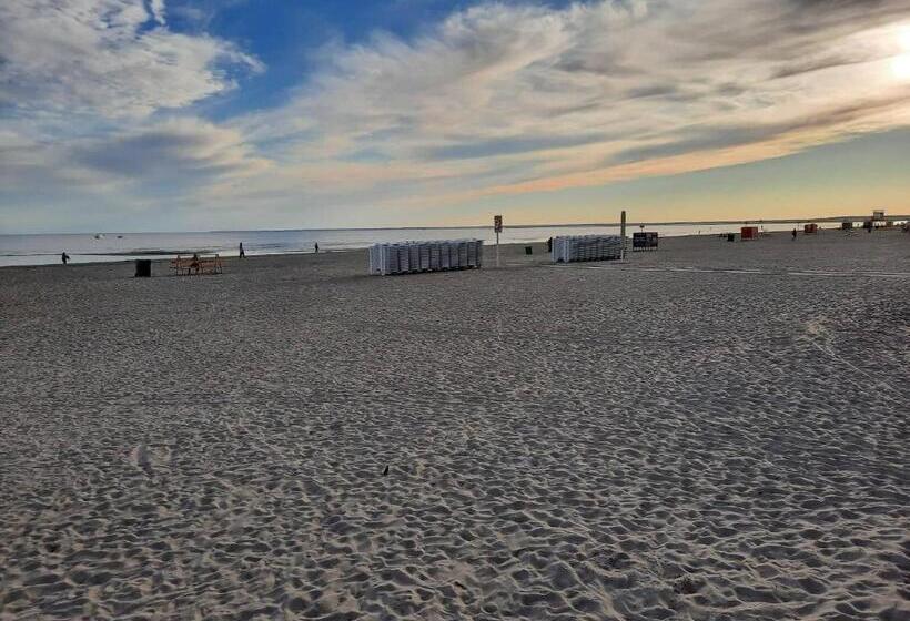 اتاق استاندارد چهارنفره با بالکن, Kena, Rõduga Külaliskorter Aisa 39