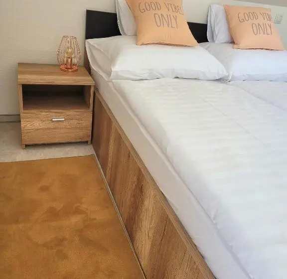 آپارتمان 1 خوابه با تراس, Silver Lodge Vendégház Egerszalók