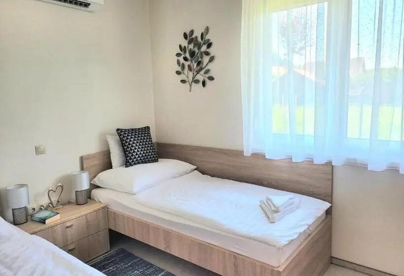 سوئیت جونیور خانوادگی, Silver Lodge Vendégház Egerszalók